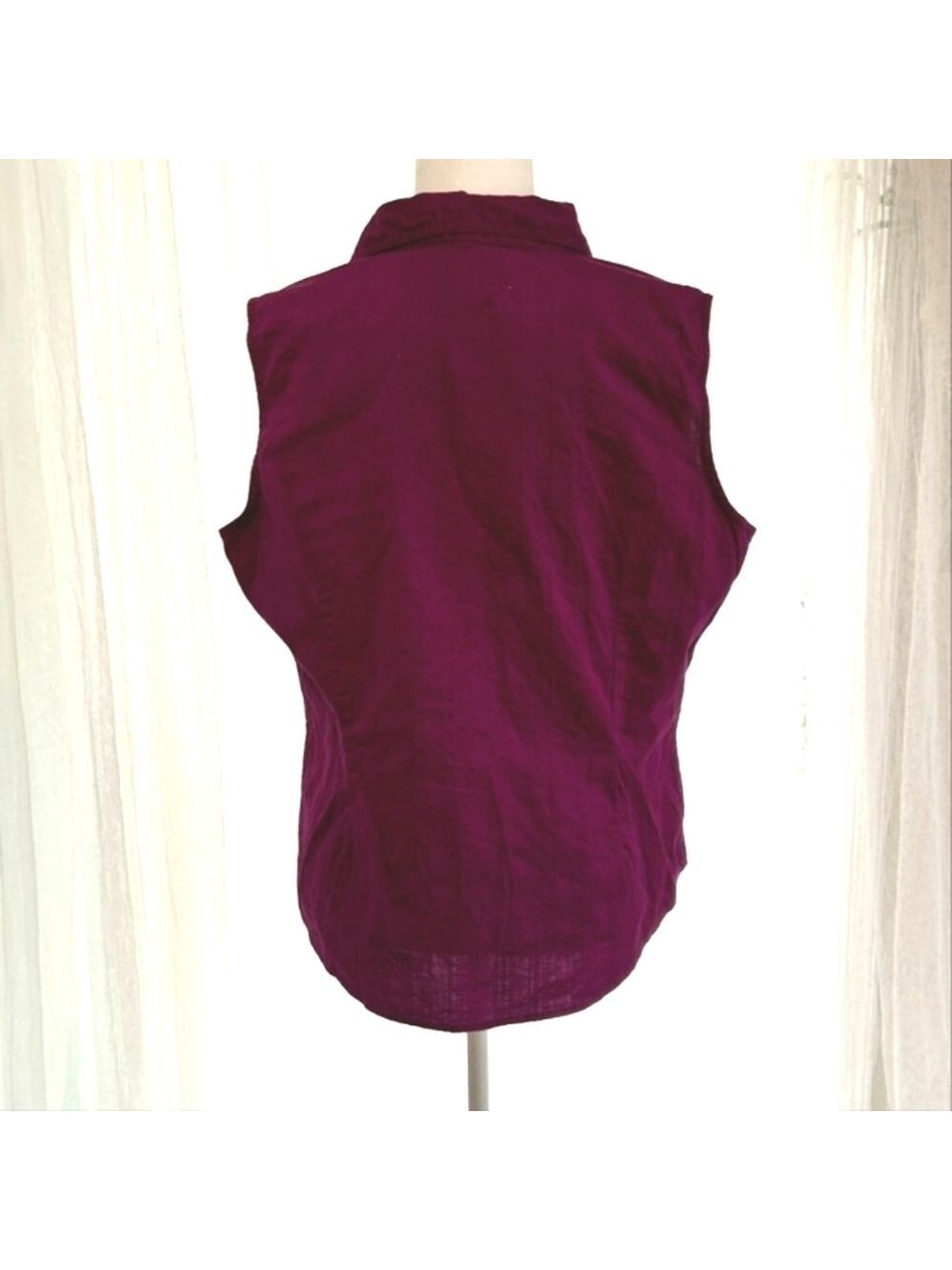 St. Johns Bay Sleeveless Buttondown Shirt Size XL EUC - Picture 2 of 9